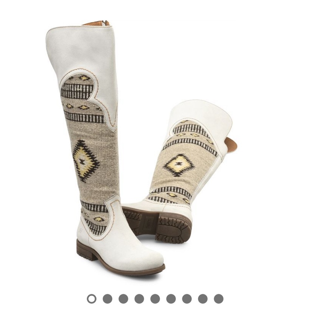 Womens Born Lucero boots-white taupe size 8